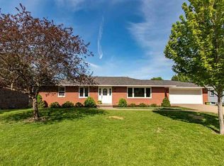 833 3rd Pl, Kalona, IA 52247