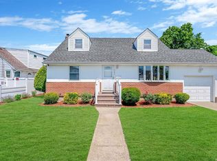 1171 Alcyon Pl, Uniondale, NY 11553