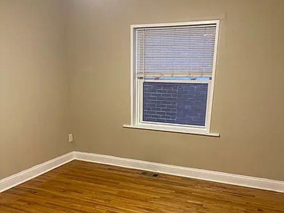 3rd image of 6609 Clayton Rd Ste 1E