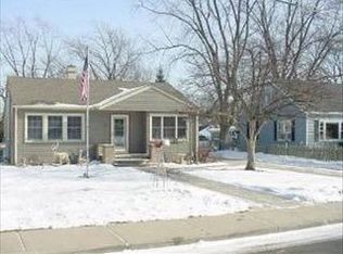 515 Wilcox Ave, Elgin, IL 60123