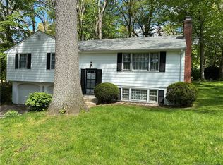 82 Cheney Ln, East Hartford, CT 06118