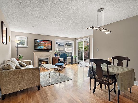 3rd image of 2717 Peatt Rd #202