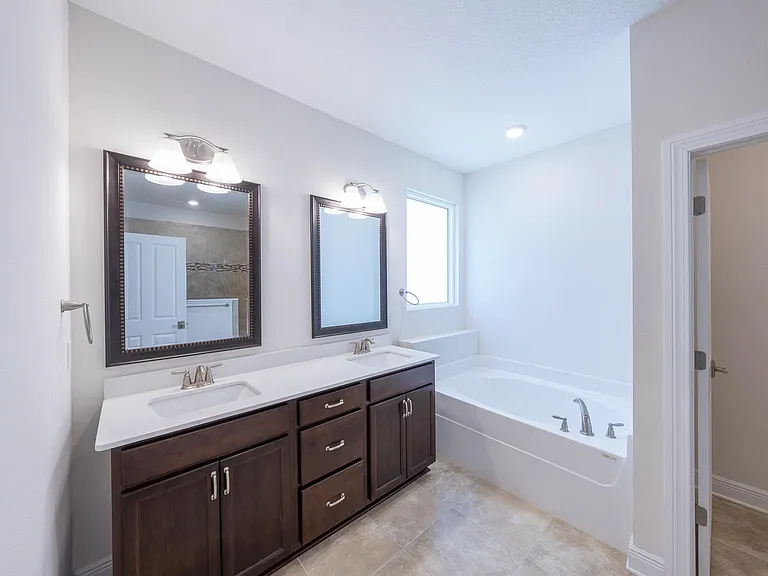 8016 Majestic Cypress Dr — Photo 2