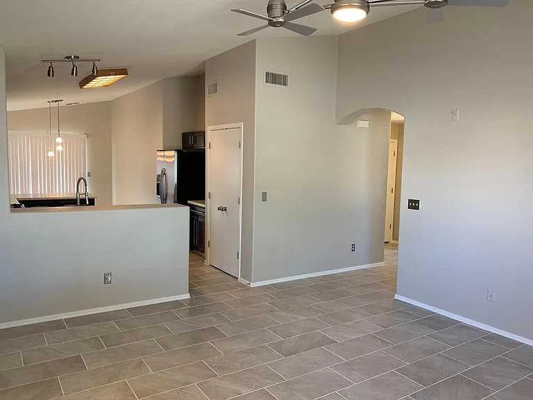 8824 S Desert Rainbow Dr — Photo 3
