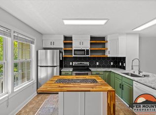 1140 Orange Leaf Ct NW, Christiansburg, VA 24073