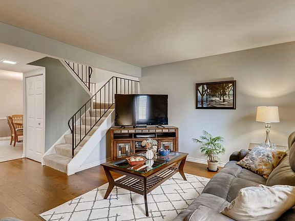 2nd image of 461 Northampton Ln #461