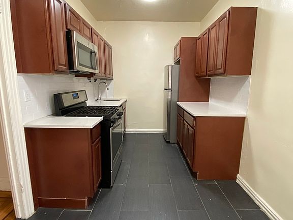 3rd image of 55 Winthrop St APT 5B