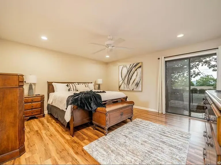 200 Hamilton Oaks Dr #J2 — Photo 11