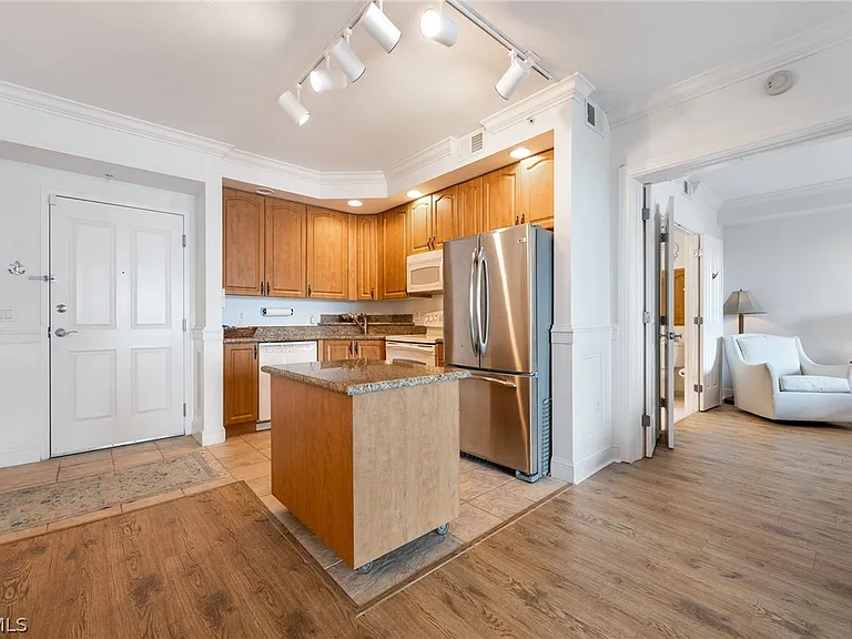 2825 Palm Beach Blvd #618 — Photo 5
