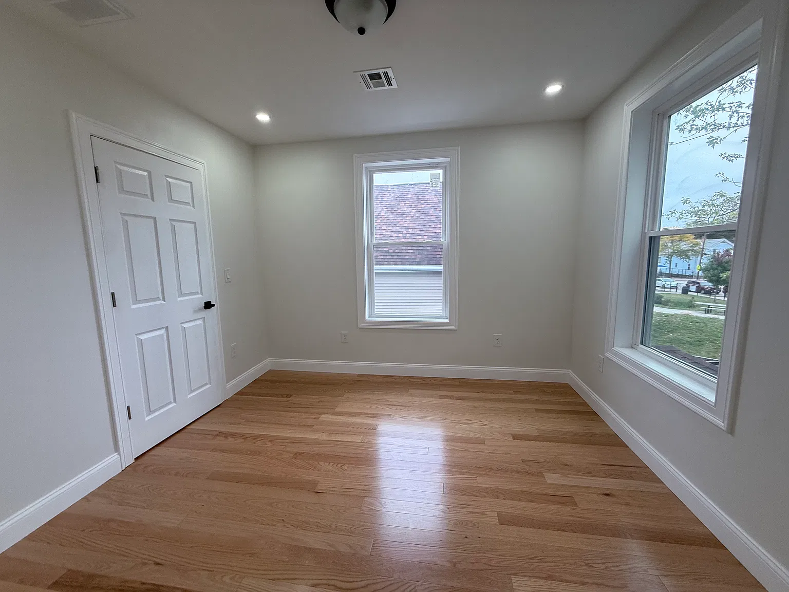 2 bed, 700 sqft, $2,000 — Photo 4