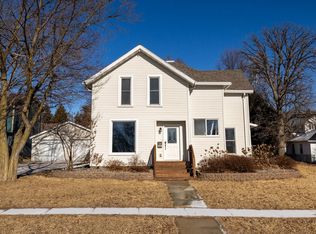 307 W Courtland St, Spring Valley, MN 55975