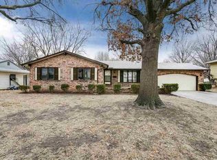 1123 S Royal Rd, Wichita, KS 67207