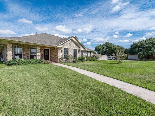 305 Gleeson Ct, College Station, TX 77845