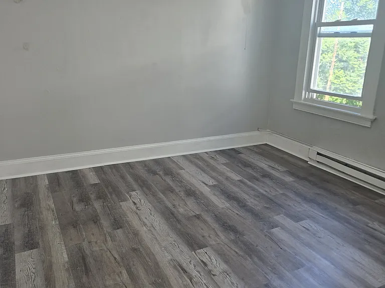80 Lounsbury Ave #2 — Photo 4