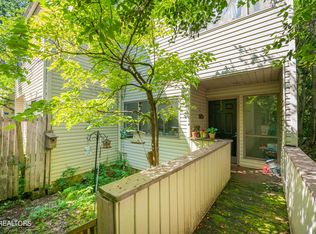 709 Idlewood Ln, Knoxville, TN 37923