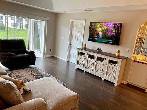 5th image of 703 Mardel Dr APT 504