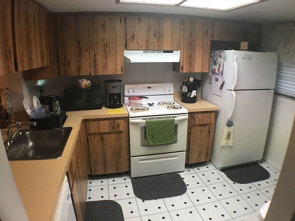 1st image of 7814 Niagara Ave #204