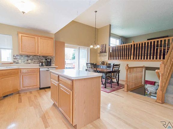 2nd image of 6808 S Mogen Ave
