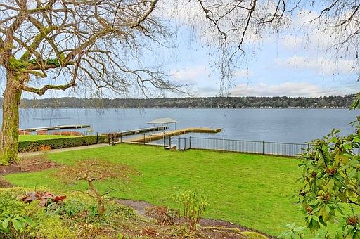 1st image of 169 E Lake Sammamish Pkwy SE