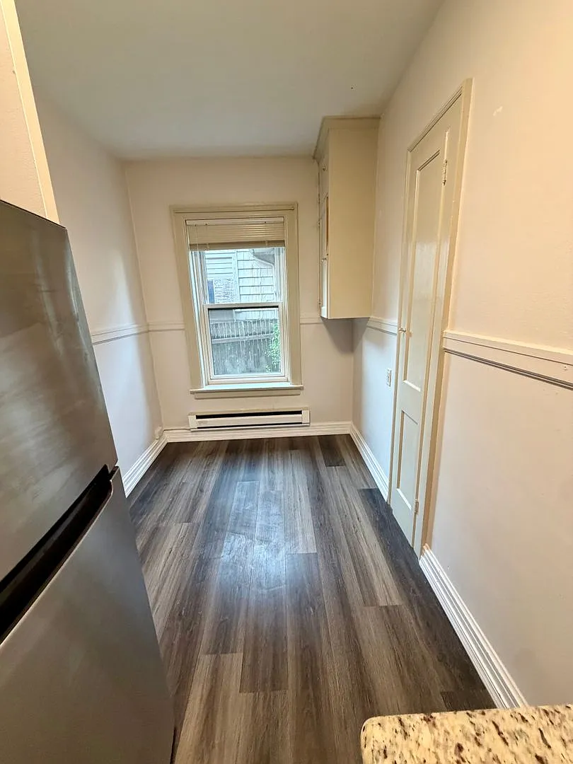 Davison Apartments — Photo 3