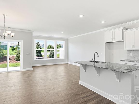 3rd image of 194 Valley Breeze Rd