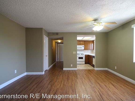 3rd image of 2532 Huntington Dr APT 207