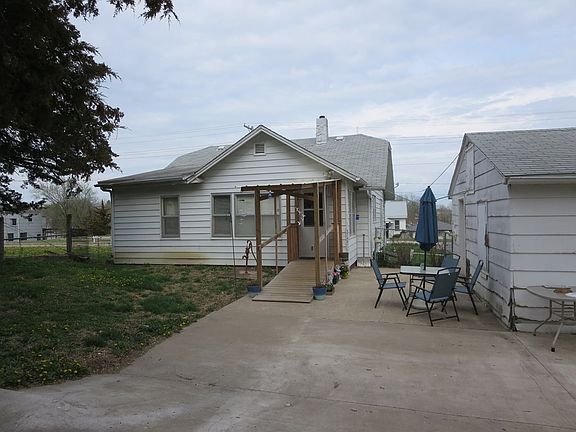 2nd image of 1415 Green St
