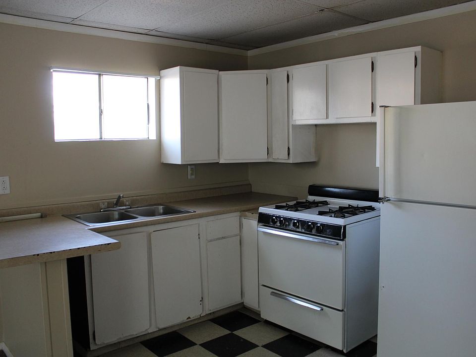 2nd image of 19 Oak St APT E