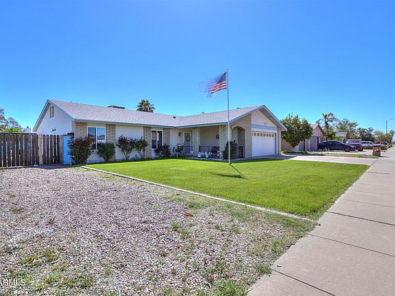 2nd image of 1191 E Avenida Grande