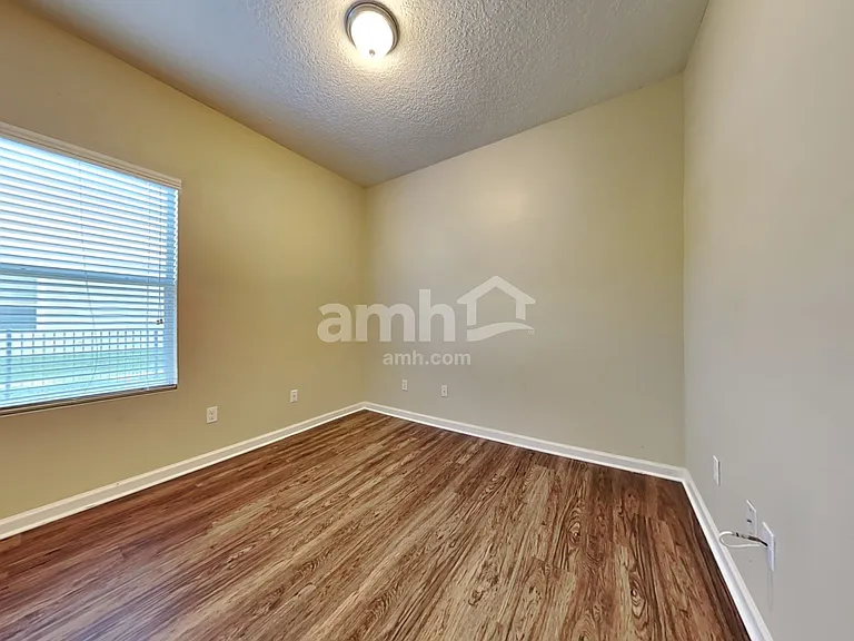 475 Hefferon Dr — Photo 16