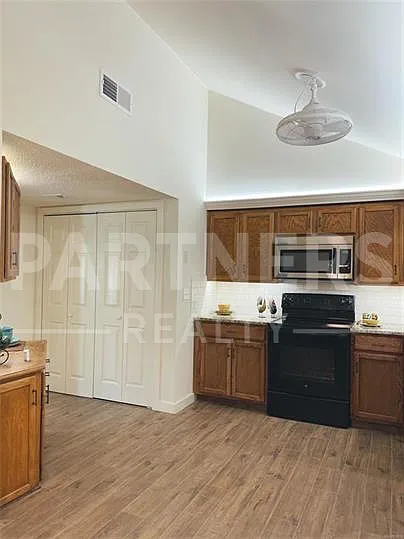 3121 Milan Dr — Photo 7