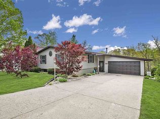 9602 W Whittingham Point, Mapleton, IL 61547