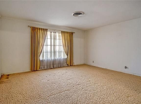 3rd image of 4005 Emerald Oaks Dr