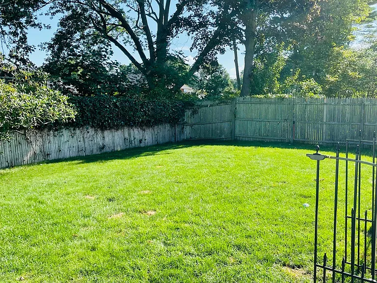 Robbins Ln — Photo 6