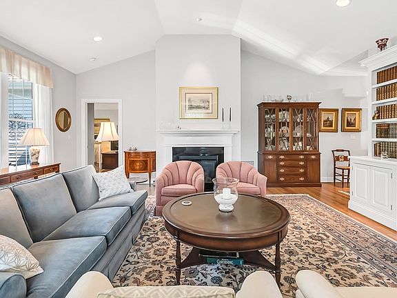 3rd image of 41 Bluegrass Dr #41