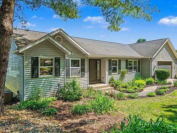 4th image of 16036 Lewis Lake Dr