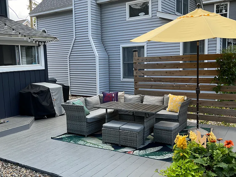 2036 Midlake Dr — Photo 2