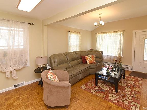 4th image of 396 Haviland Dr