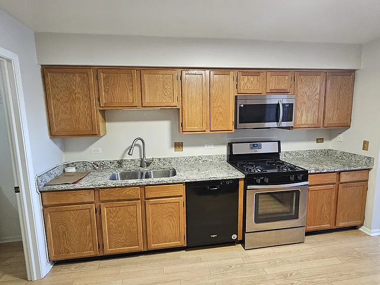 1132 Courtland Dr — Photo 8