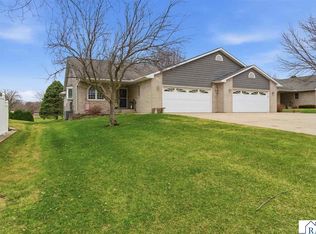 233 Gilbert Ave SW, Madelia, MN 56062