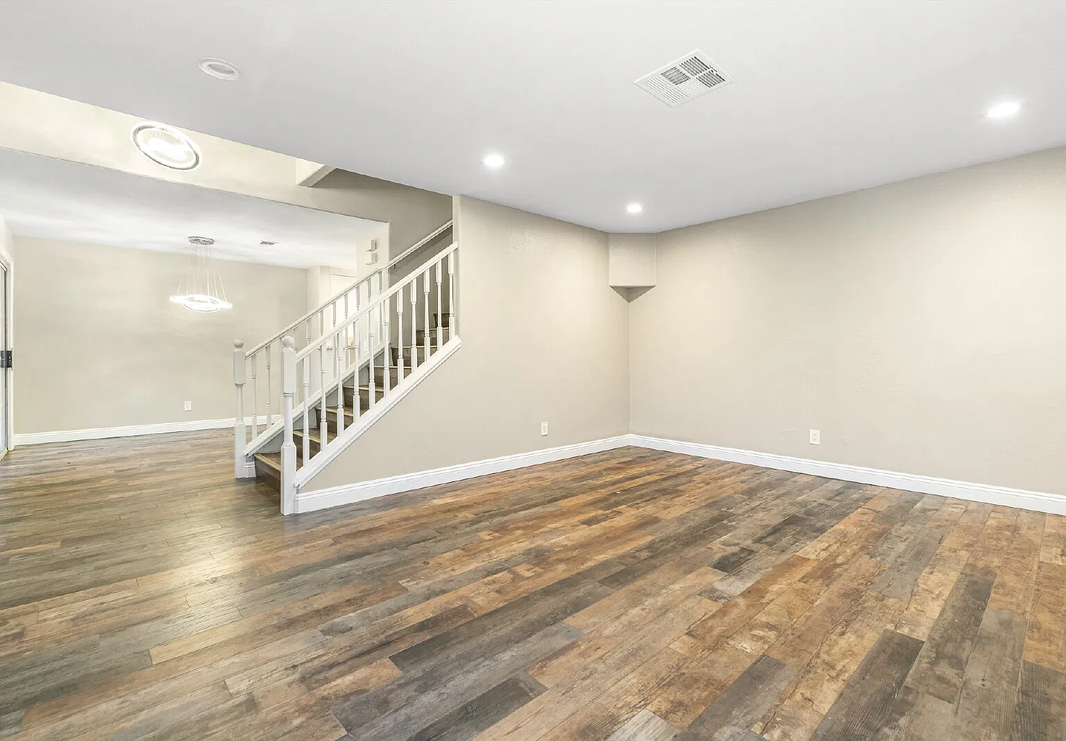 3 bed, 2.0 bath, 1408 sqft, $1,955 — Photo 2