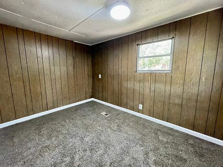 7625 Joseph St — Photo 11