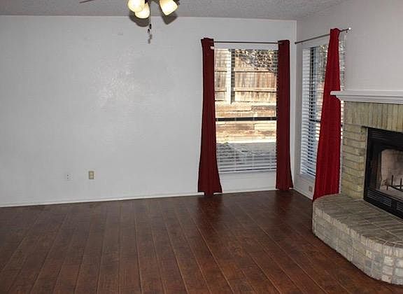 5th image of 404 Bowen Cir