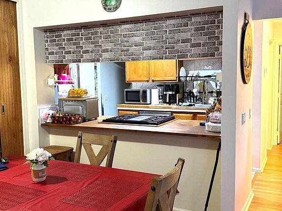 5th image of 1005 Waters Edge Dr Unit 206