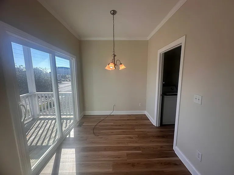 399 N New River Dr #C — Photo 9