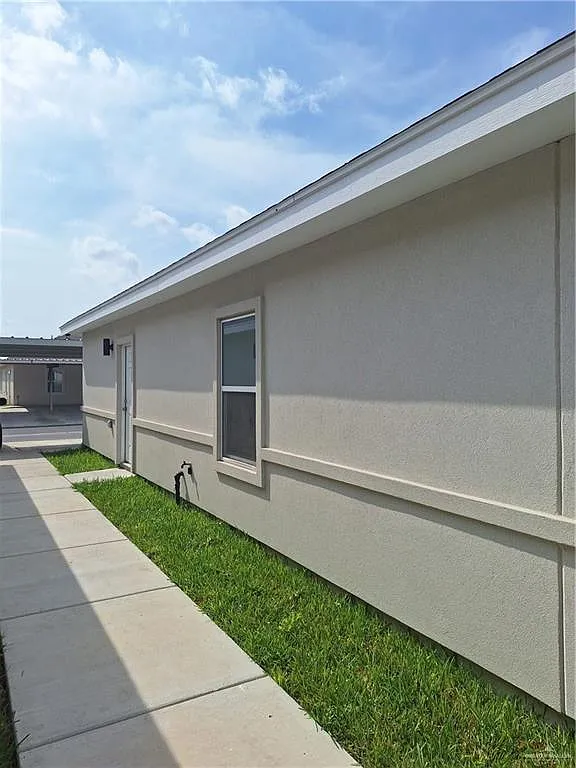 3 bed, 2.0 bath, 1025 sqft, $1,100 — Photo 2