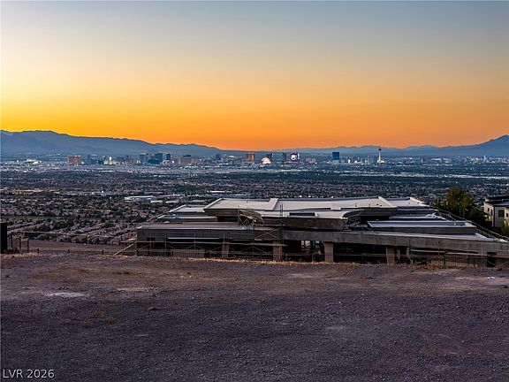 3rd image of 7 Sunset Strip