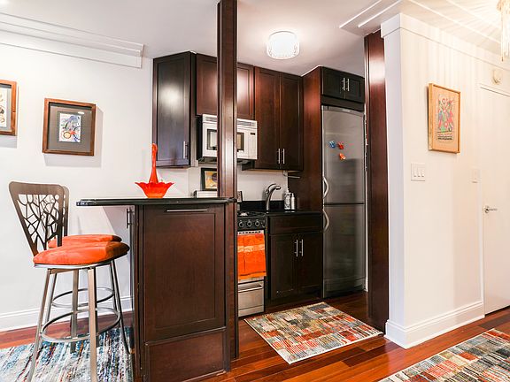 2nd image of 32 Gramercy Park S #9E