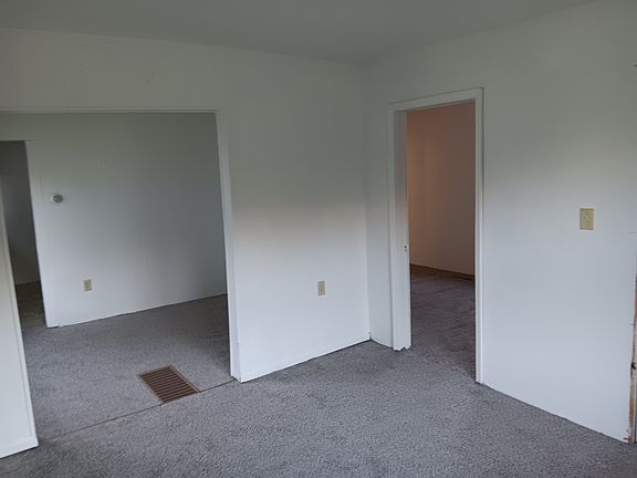 3rd image of 39 Richards Rd