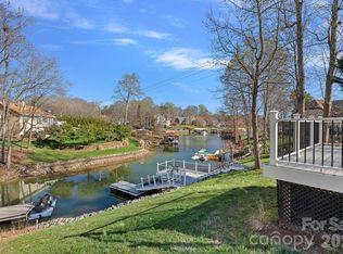 2474 Green Point Ln, Denver, NC 28037